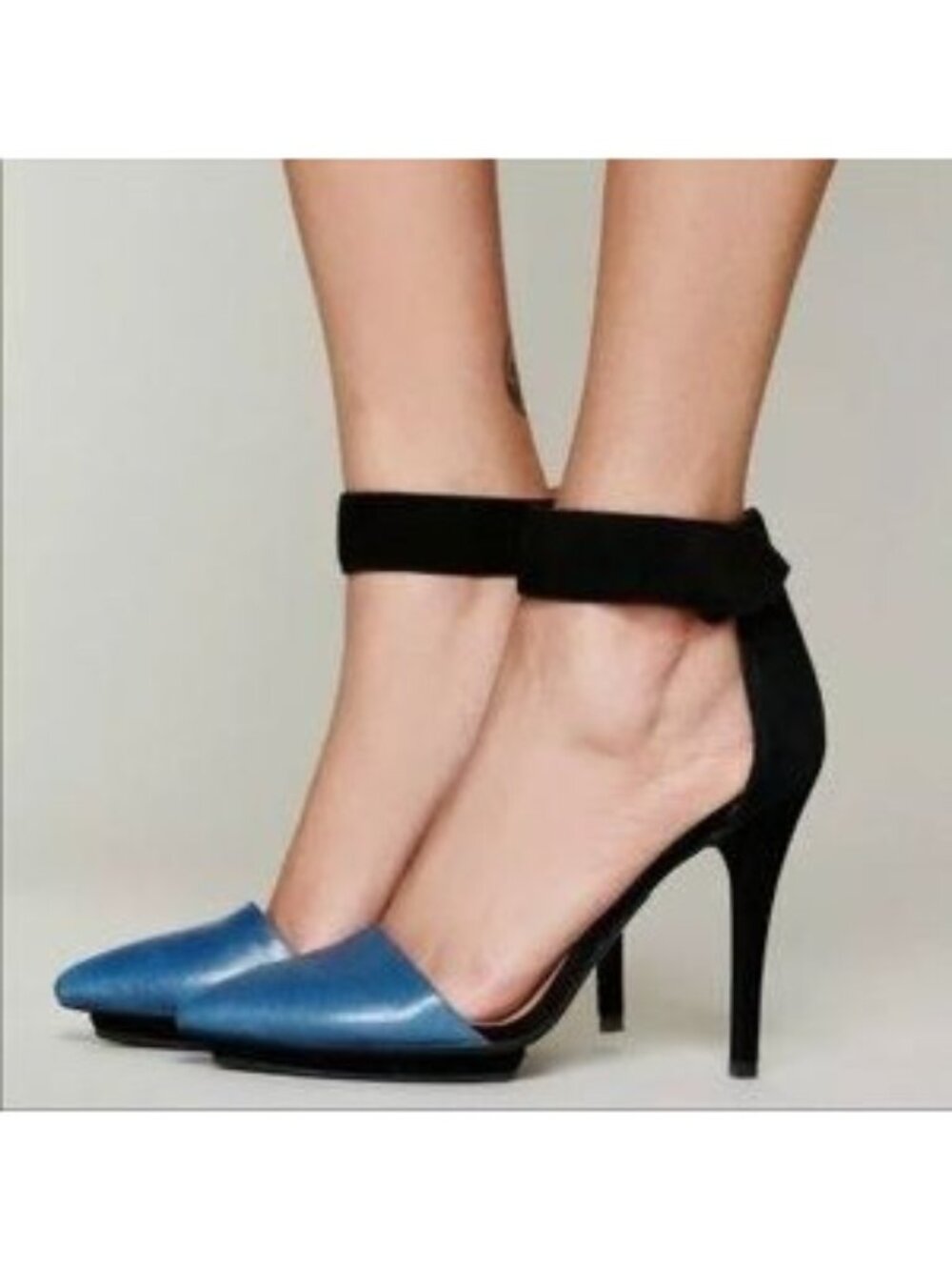Jeffrey Campbell Solitaire Ankle Strap Pumps Blue Black Pointed Toe Heels Size 7